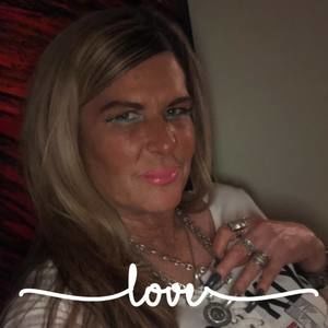 Meet your Posher, Queen 👑 Colleen🙋‍♀️❤️